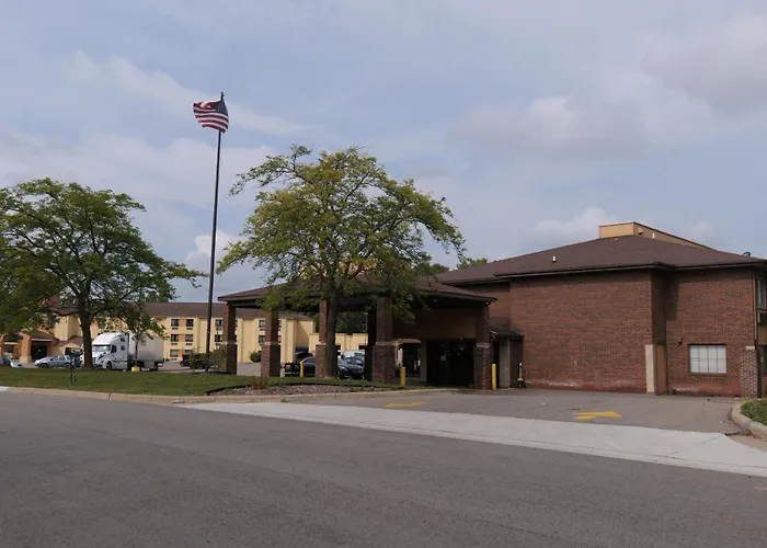 Baymont By Wyndham Flint Airport North